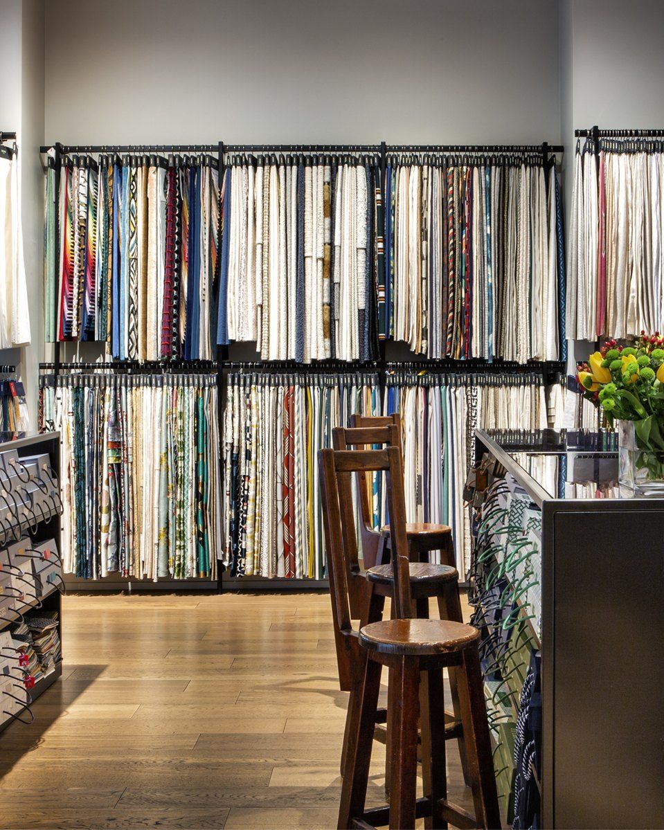 La biblioteca dei tessuti nello showroom i Vigna