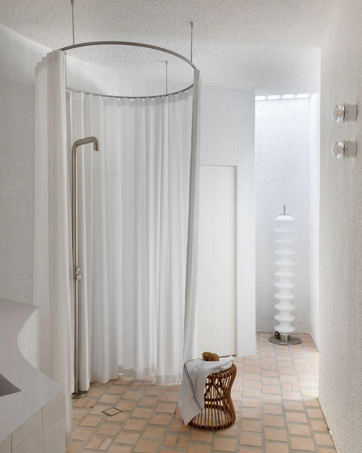 Room dividers