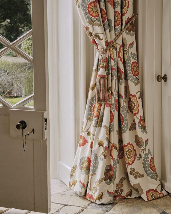 Colefax and Fowler, furnishing fabric 3