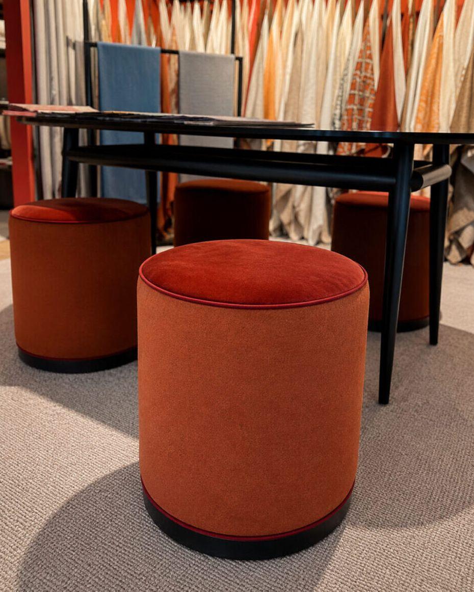 Poufs, benches and seating